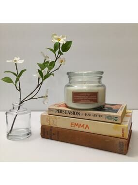 Aquiesse Sandalwood Vanille NEW 10.5 oz Candle